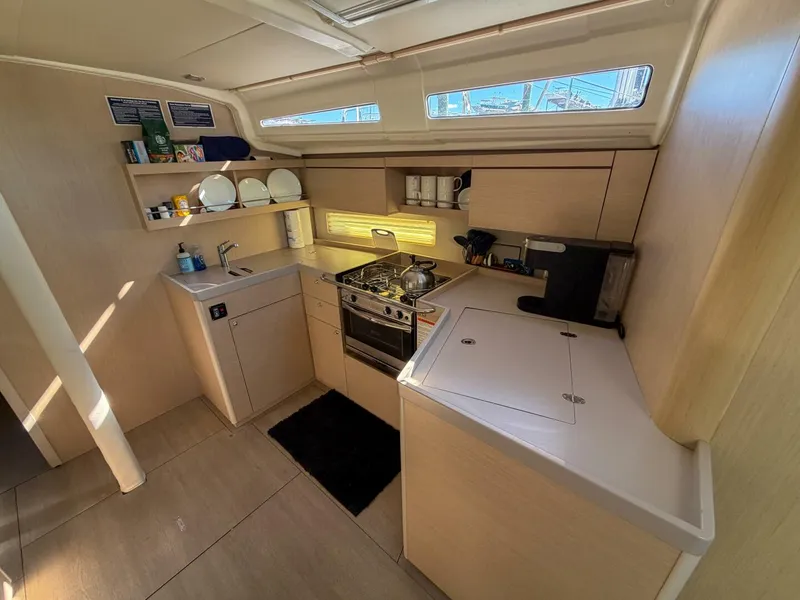 Slide: The Image of Beneteau 40.1 2022 - 34