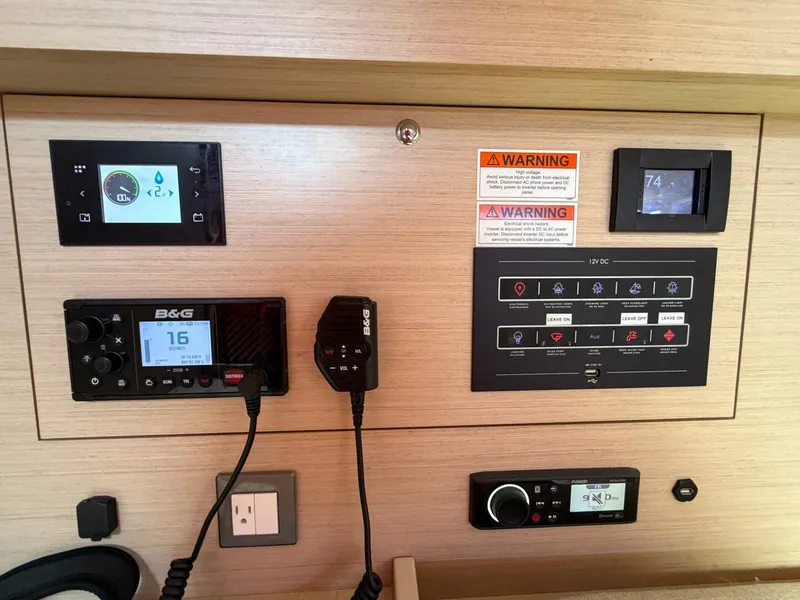 Slide: The Image of Beneteau 40.1 2022 - 38