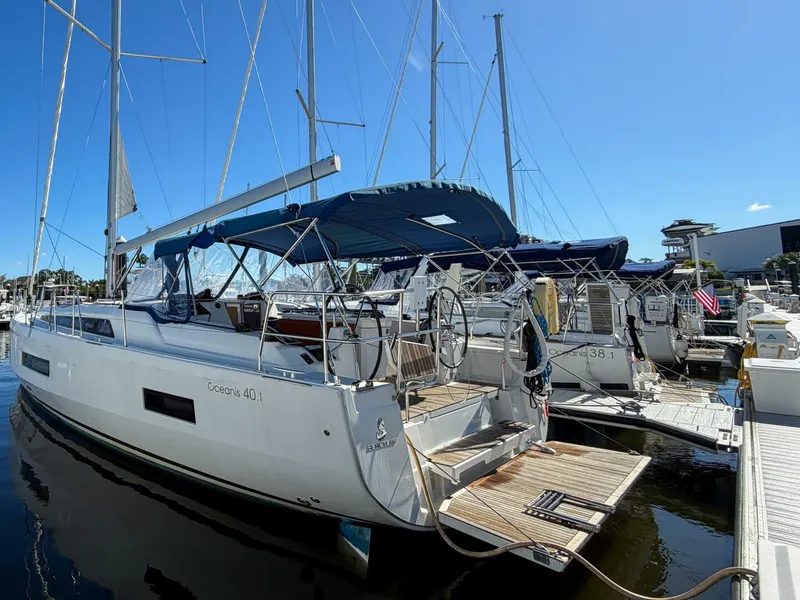 Slide: The Image of Beneteau 40.1 2022 - 47