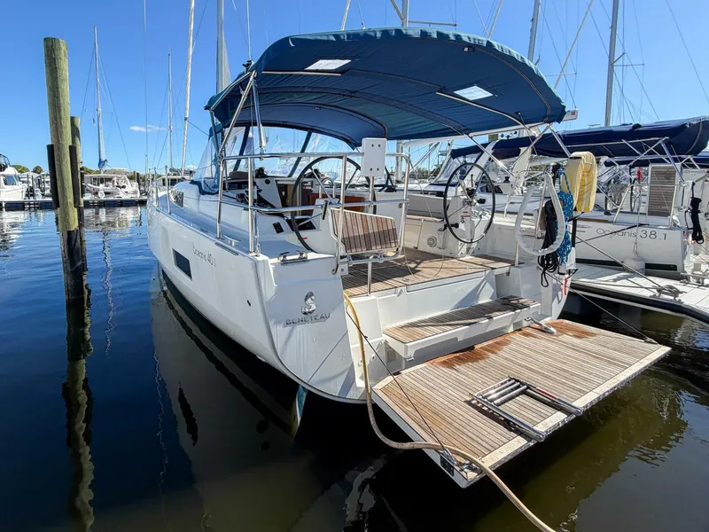 Slide: The Image of Beneteau 40.1 2022 - 48