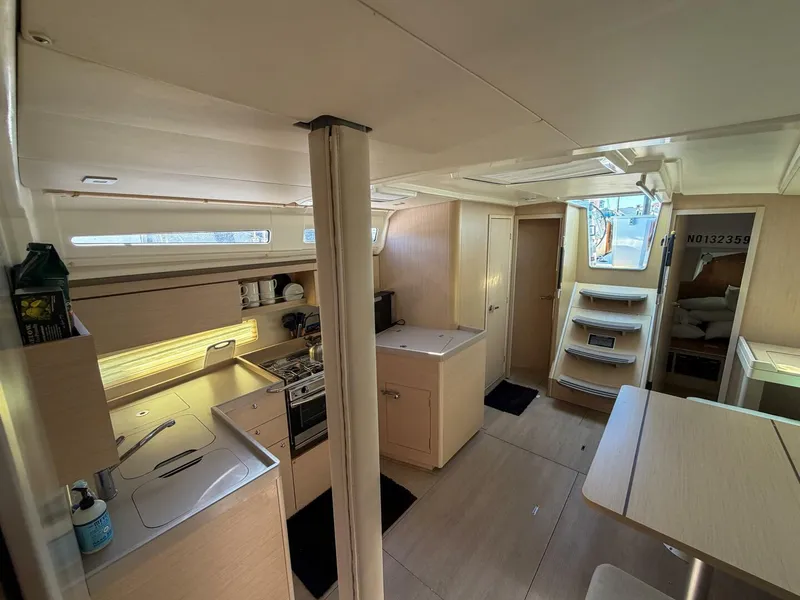 Slide: The Image of Beneteau 40.1 2022 - 5