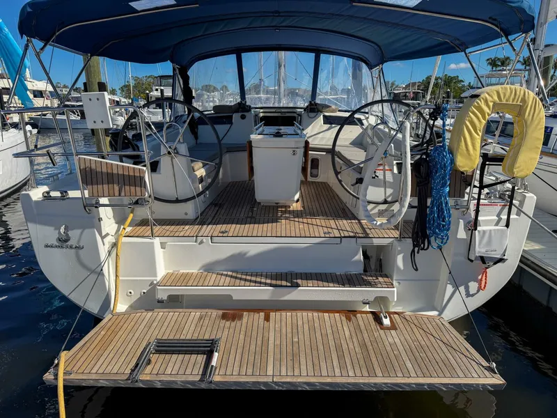 Slide: The Image of Beneteau 40.1 2022 - 50