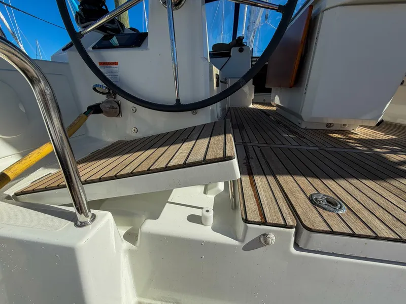 Slide: The Image of Beneteau 40.1 2022 - 53