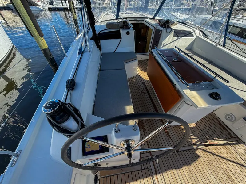 Slide: The Image of Beneteau 40.1 2022 - 55