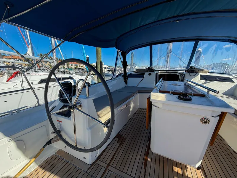 Slide: The Image of Beneteau 40.1 2022 - 59