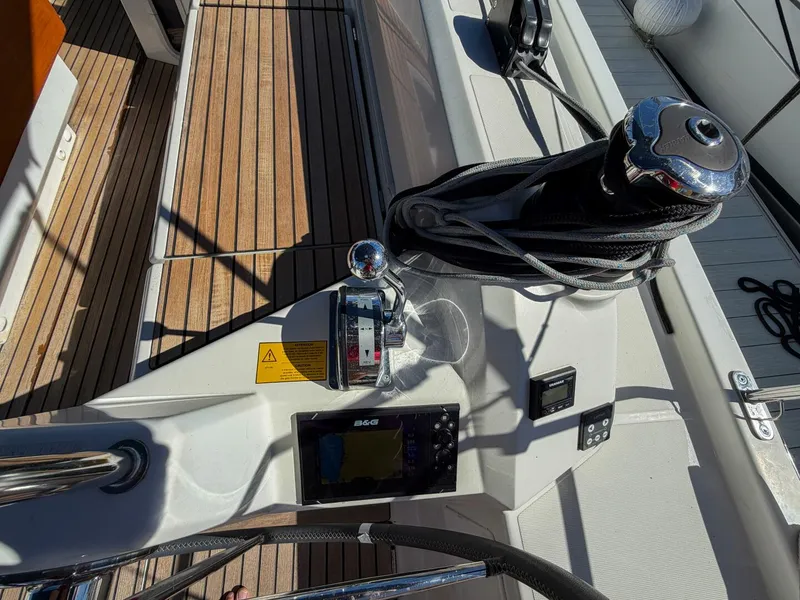 Slide: The Image of Beneteau 40.1 2022 - 65