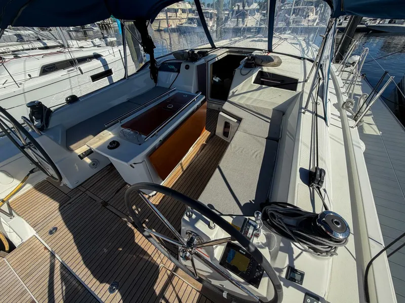 Slide: The Image of Beneteau 40.1 2022 - 69