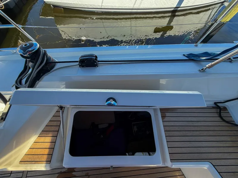 Slide: The Image of Beneteau 40.1 2022 - 77