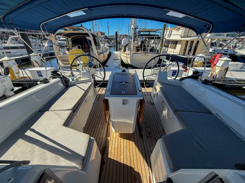 Slide: The Image of Beneteau 40.1 2022 - 88