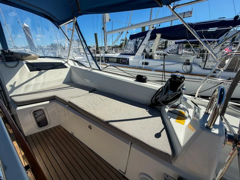 Slide: The Image of Beneteau 40.1 2022 - 91