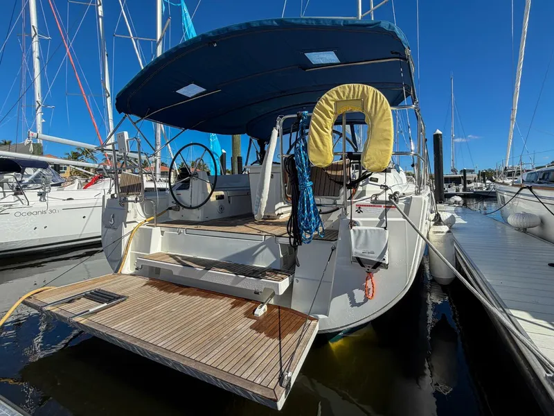 Slide: The Image of Beneteau 40.1 2022 - 92