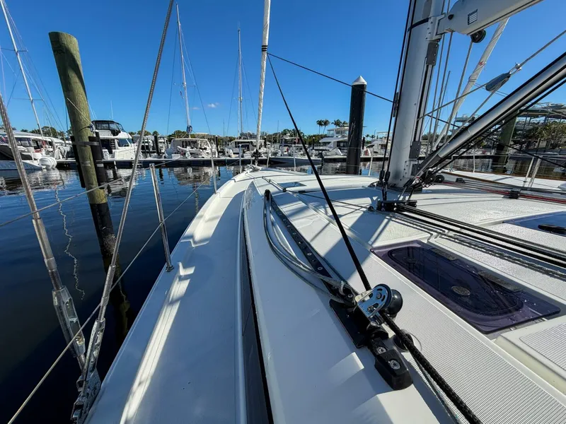 Slide: The Image of Beneteau 40.1 2022 - 95