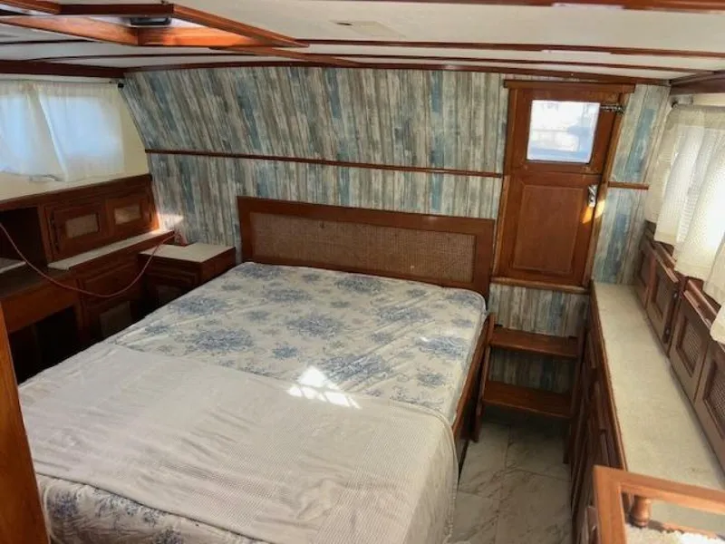 Slide: The Image of Sunnfjord Trawler 42 1985 - 16