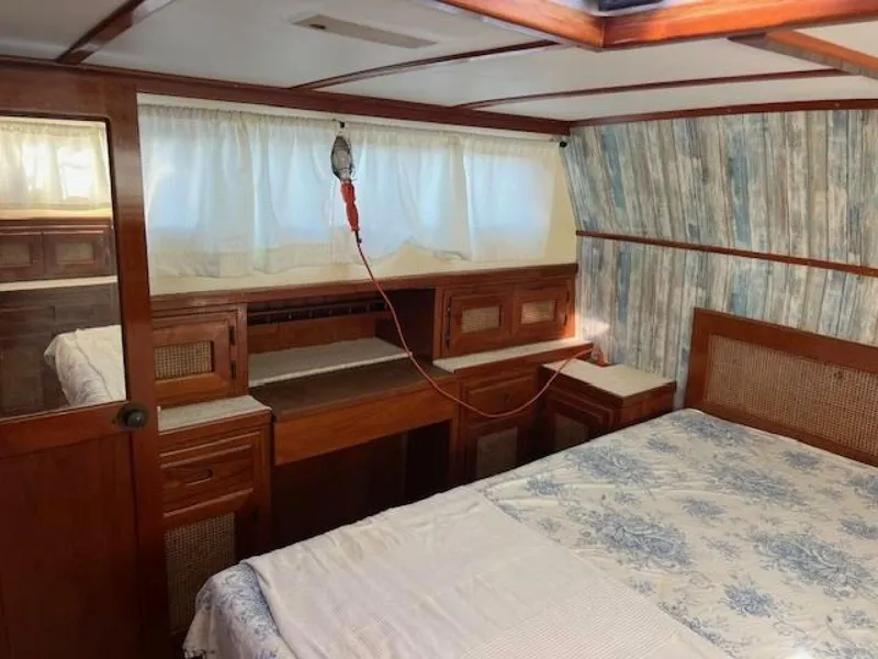 Slide: The Image of Sunnfjord Trawler 42 1985 - 17