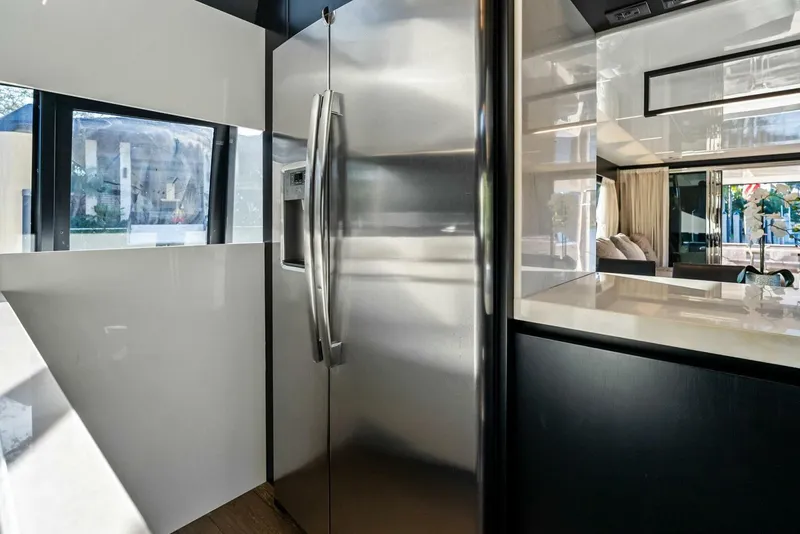 Slide: The Image of Ferretti 780 2019 - 32