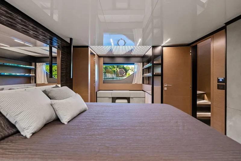 Slide: The Image of Ferretti 780 2019 - 35