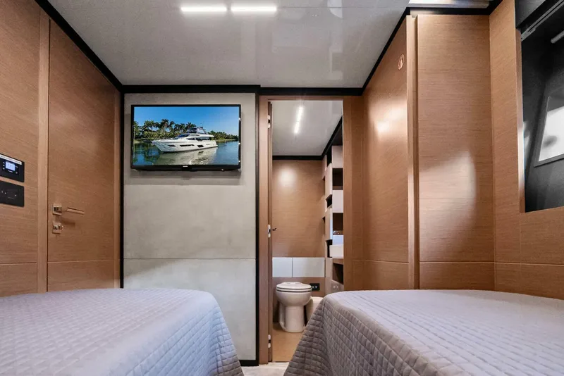 Slide: The Image of Ferretti 780 2019 - 47