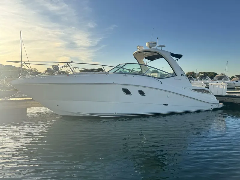 The Image of Sea Ray 330 Sundancer 2011 - 0