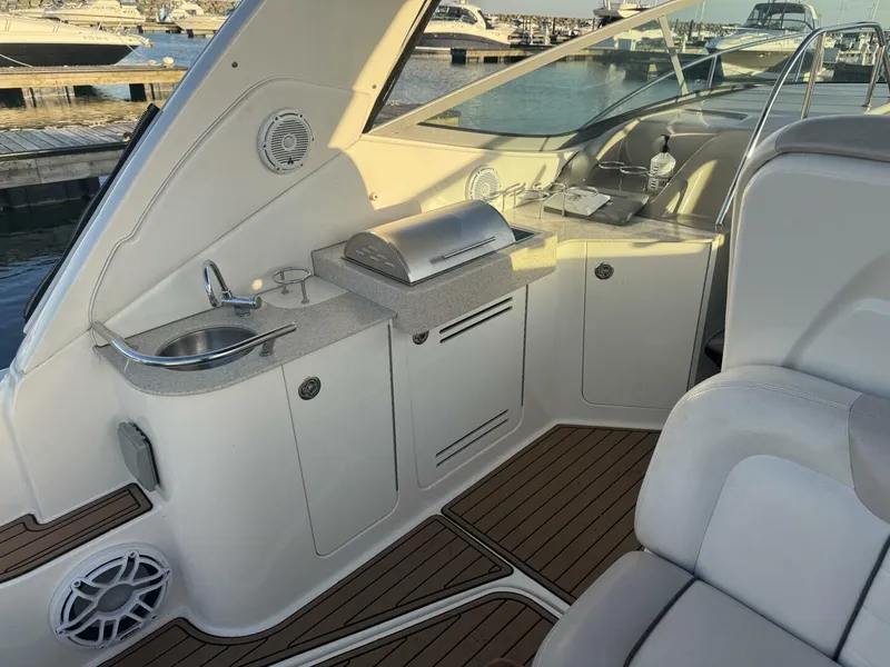 Slide: The Image of Sea Ray 330 Sundancer 2011 - 13