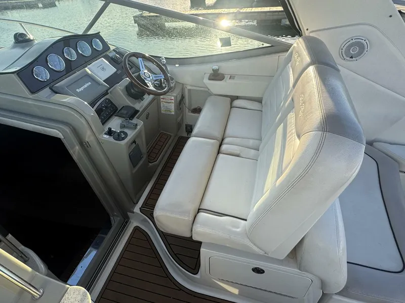 Slide: The Image of Sea Ray 330 Sundancer 2011 - 14