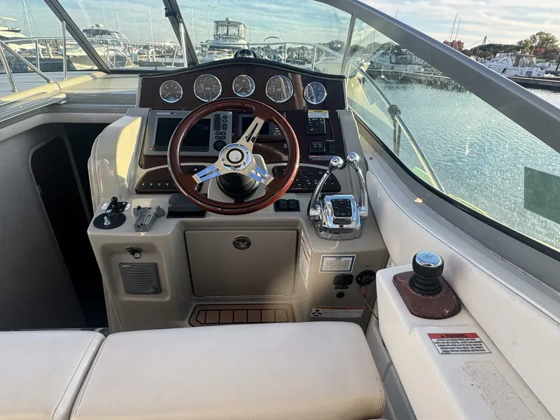 Slide: The Image of Sea Ray 330 Sundancer 2011 - 15