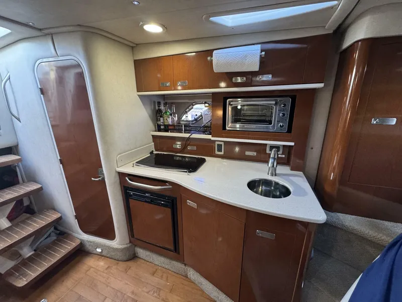Slide: The Image of Sea Ray 330 Sundancer 2011 - 17