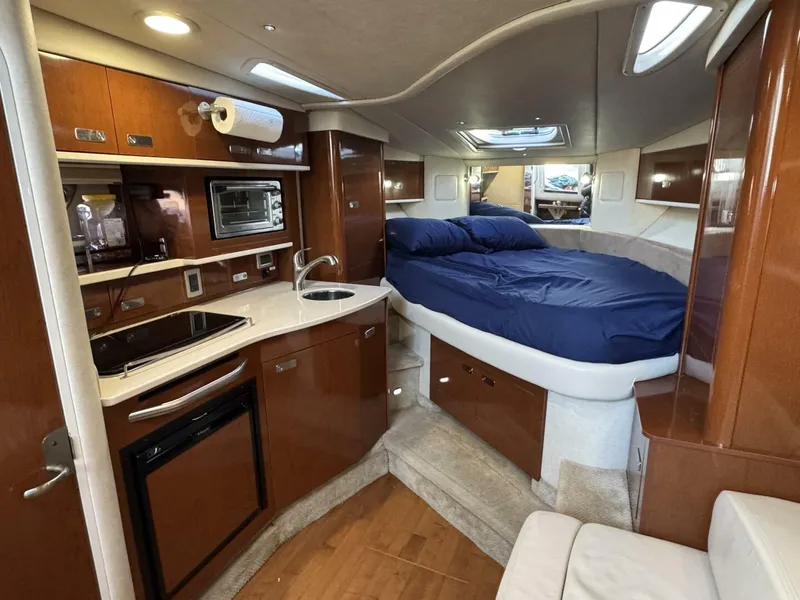 Slide: The Image of Sea Ray 330 Sundancer 2011 - 18