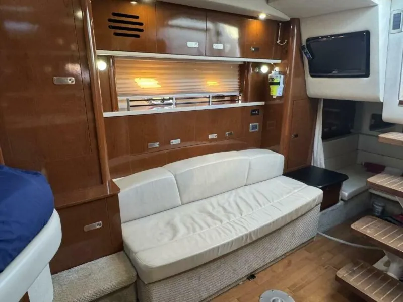 Slide: The Image of Sea Ray 330 Sundancer 2011 - 19
