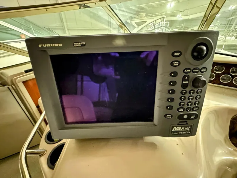 Slide: The Image of Sea Ray 400 Sundancer 1998 - 11