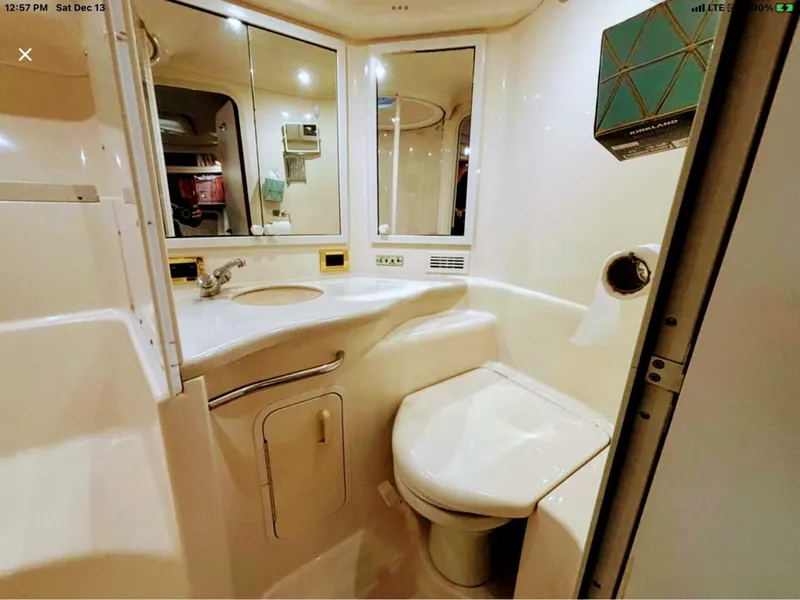 Slide: The Image of Sea Ray 400 Sundancer 1998 - 22