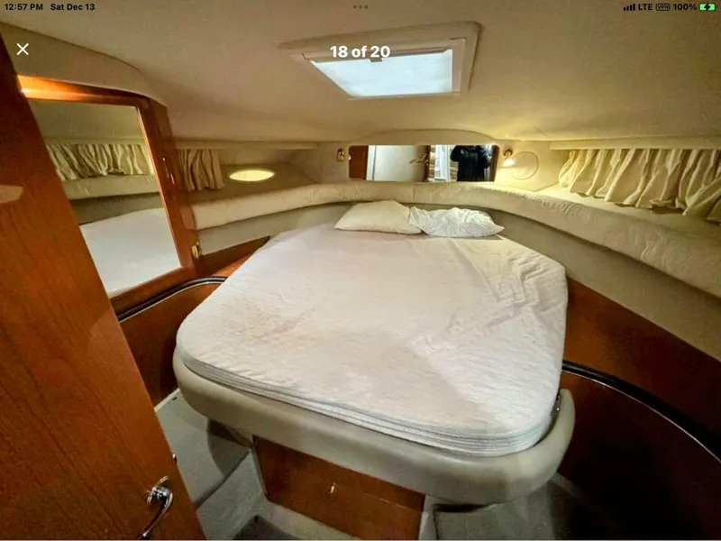 Slide: The Image of Sea Ray 400 Sundancer 1998 - 23