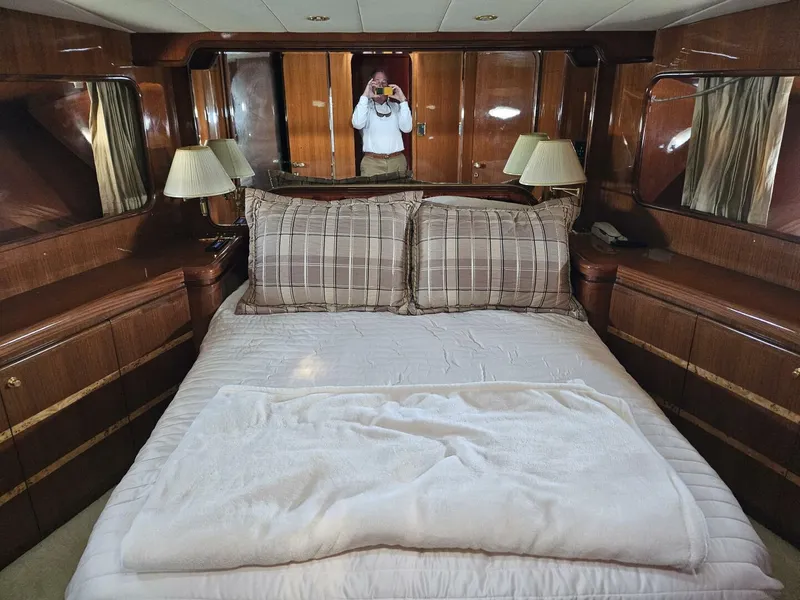 Slide: The Image of Johnson Flybridge 2003 - 22
