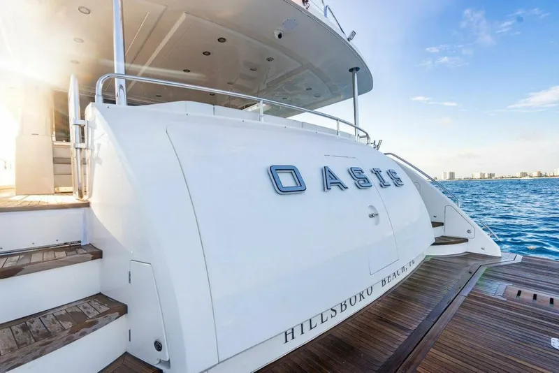 Slide: The Image of Princess 95 M/Y 2010 - 15