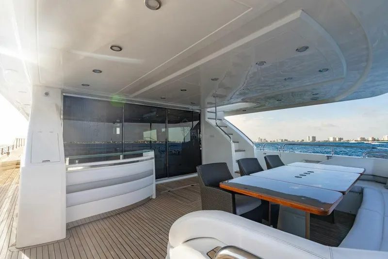 Slide: The Image of Princess 95 M/Y 2010 - 16