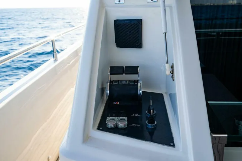 Slide: The Image of Princess 95 M/Y 2010 - 21