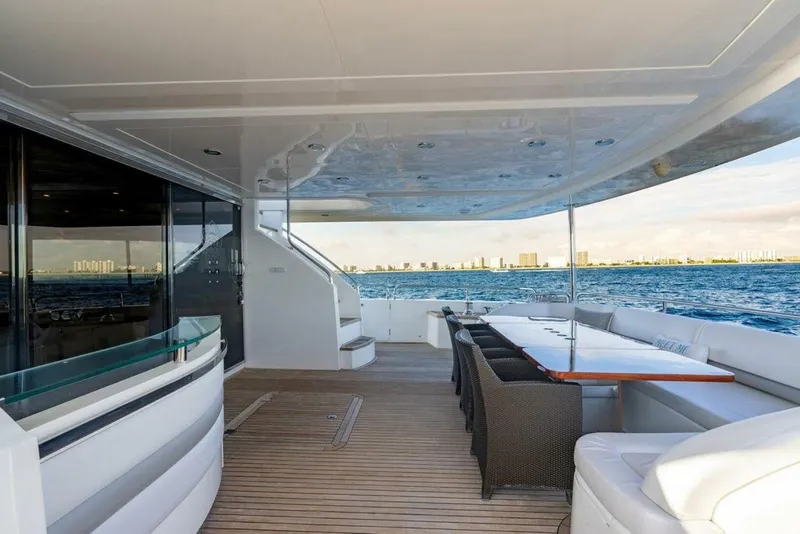 Slide: The Image of Princess 95 M/Y 2010 - 22