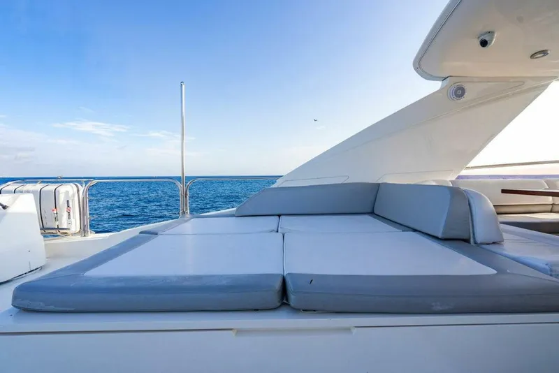 Slide: The Image of Princess 95 M/Y 2010 - 28