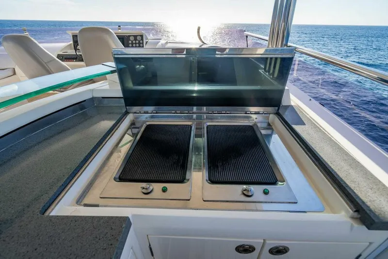 Slide: The Image of Princess 95 M/Y 2010 - 32