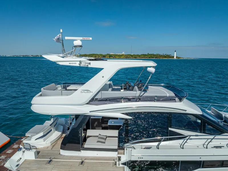 Slide: The Image of Galeon 500 Fly 2021 - 13