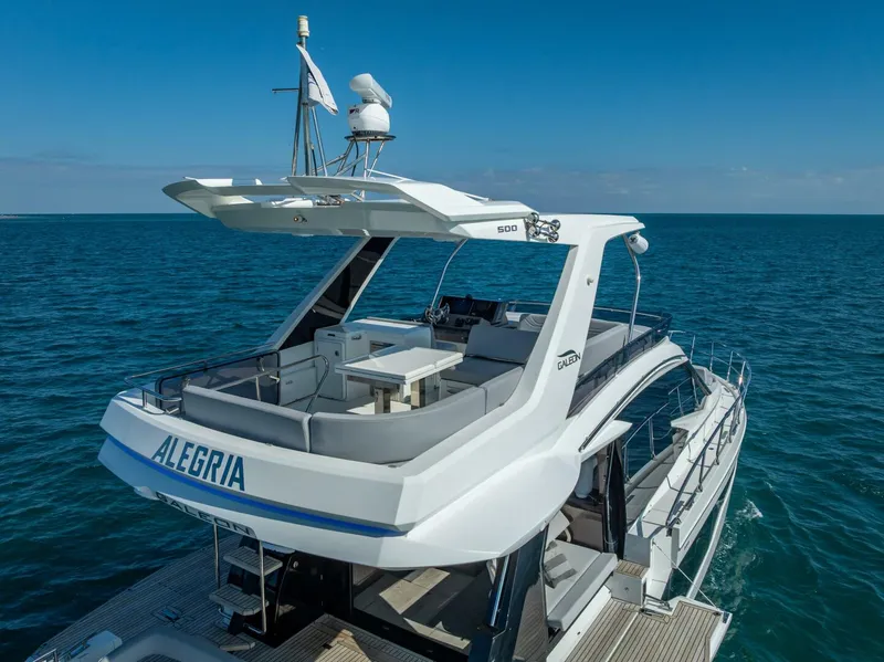 Slide: The Image of Galeon 500 Fly 2021 - 14