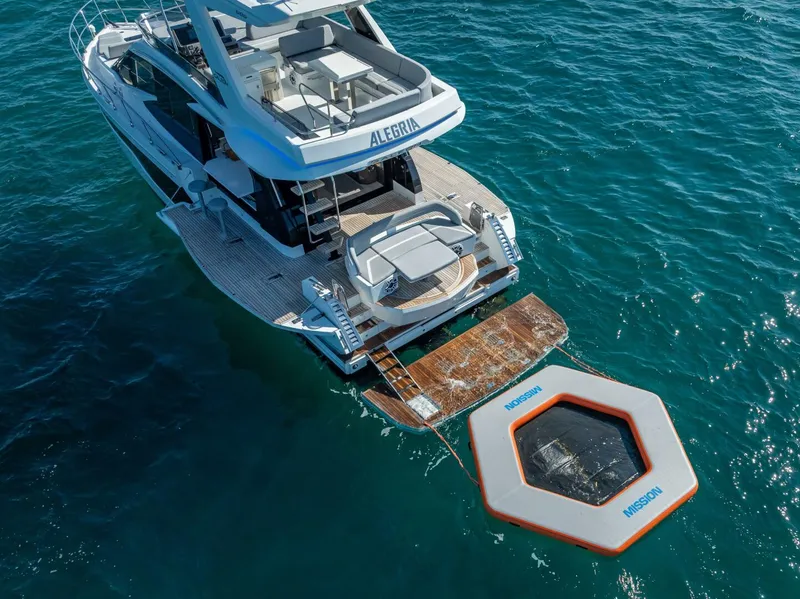 Slide: The Image of Galeon 500 Fly 2021 - 18