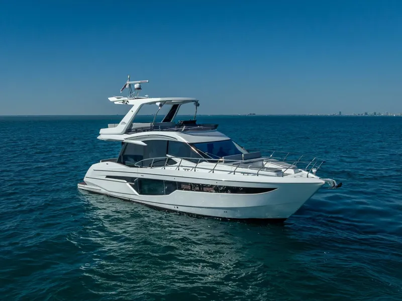 Slide: The Image of Galeon 500 Fly 2021 - 23