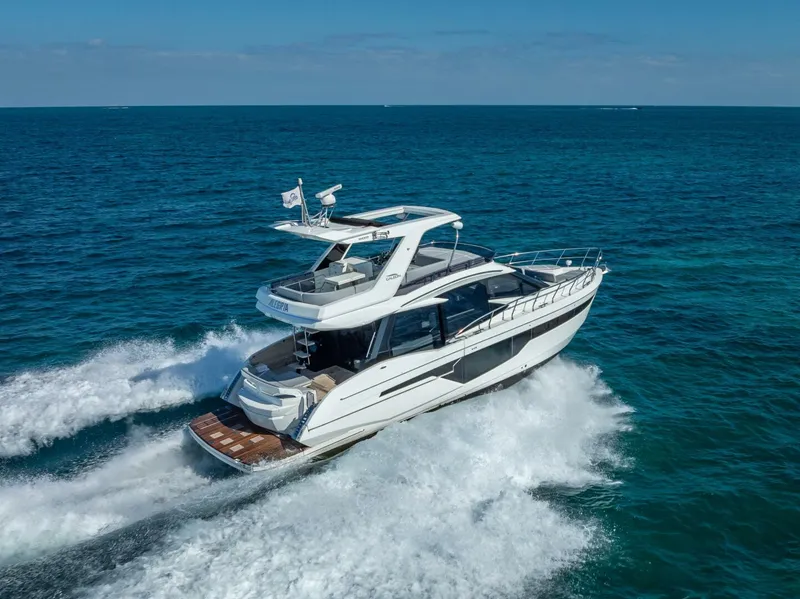 Slide: The Image of Galeon 500 Fly 2021 - 26