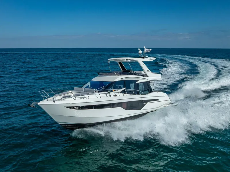 Slide: The Image of Galeon 500 Fly 2021 - 29