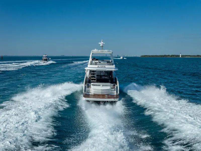 Slide: The Image of Galeon 500 Fly 2021 - 30