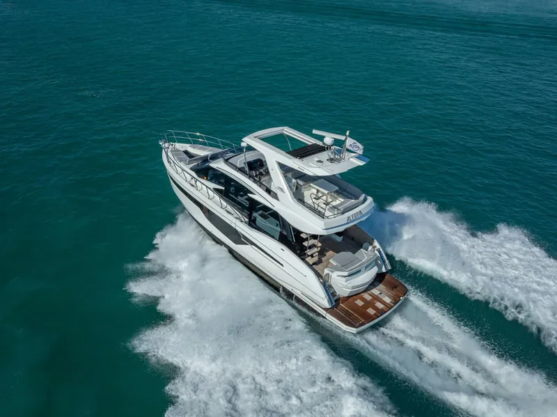 Slide: The Image of Galeon 500 Fly 2021 - 31