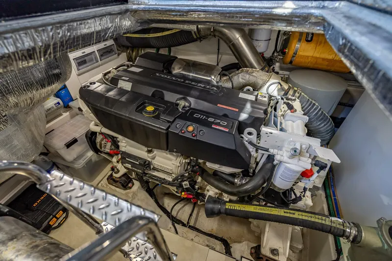 Slide: The Image of Galeon 500 Fly 2021 - 32