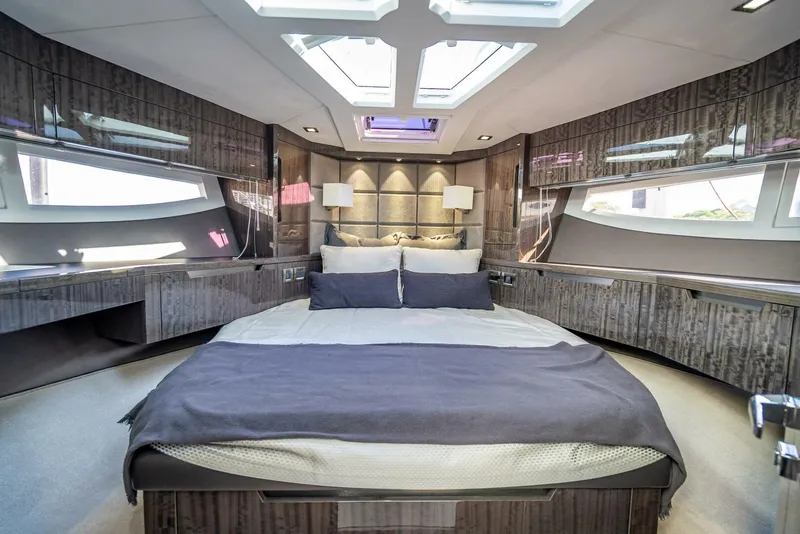 Slide: The Image of Galeon 500 Fly 2021 - 36