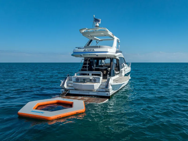 Slide: The Image of Galeon 500 Fly 2021 - 5