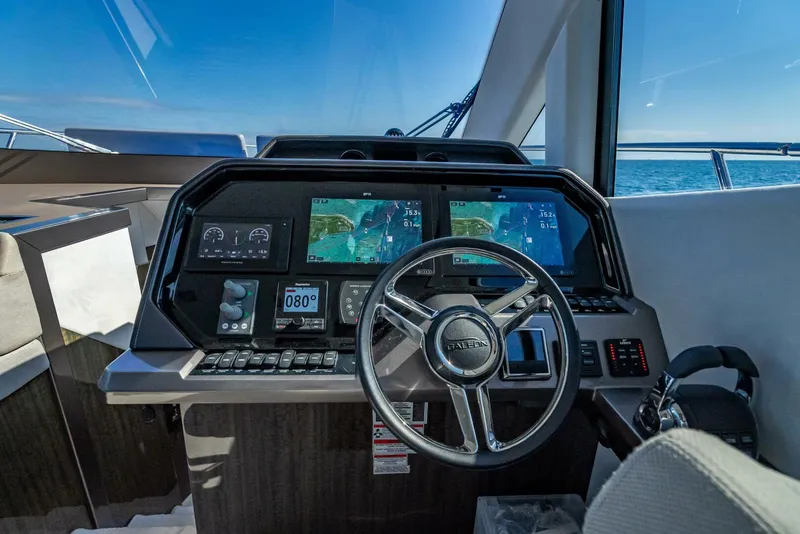 Slide: The Image of Galeon 500 Fly 2021 - 57